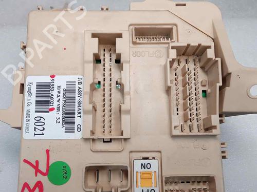 Fuse box HYUNDAI i30 (GD)  | BP18865305E1 