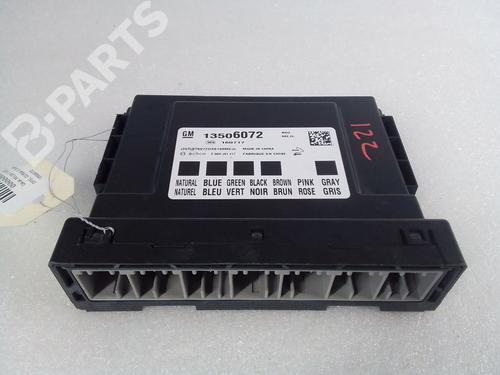 fuse-box-opel-corsa-e-x15-13-cdti-08-68-13506072-2014-10421161 main image