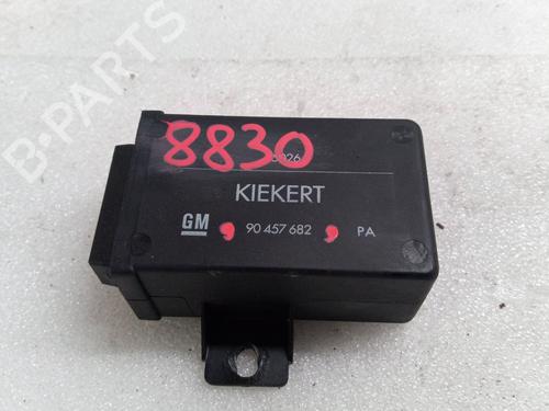 Used Electronic module SAAB 900 II Coupe 2.0 i (131 hp) 25818822