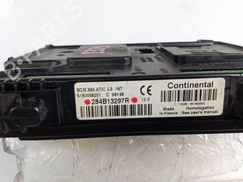 Fuse box RENAULT SCÉNIC III (JZ0/1_)  | BP22398186E1 
