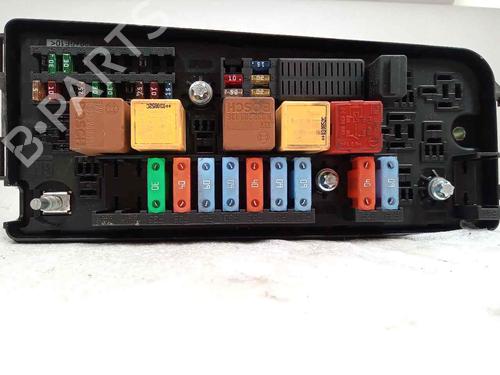 Used Fuse box OPEL SIGNUM Hatchback (Z03) 2.2 DTI (F48) (125 hp) 15252335