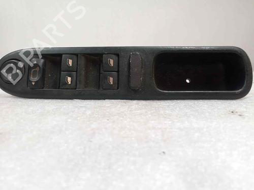 Interrupteur de vitre avant gauche PEUGEOT 307 (3A/C) 2.0 HDi 90 (90 hp) 16427163