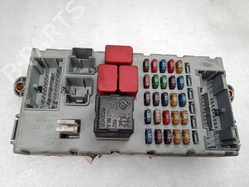 Fuse box LANCIA MUSA (350_) 1.9 D Multijet (350.AXC1A) (101 hp) 15193274