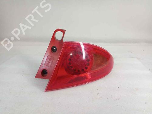 Used Right taillight SEAT LEON (1P1) 1.6 TDI (105 hp) 24305436