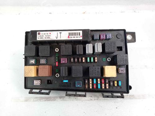 Used Fuse box OPEL ZAFIRA / ZAFIRA FAMILY B (A05) [2005-2019]  20489497
