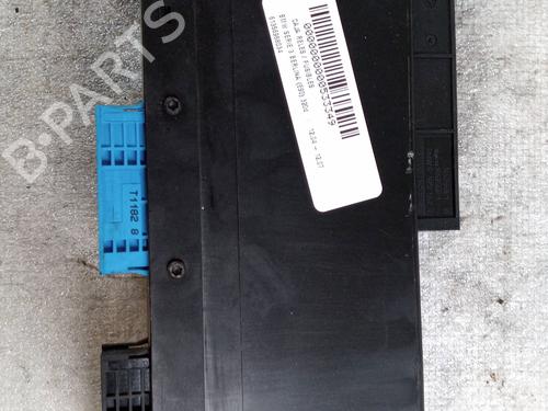 Used Fuse box Fuse box 38015025 38015025