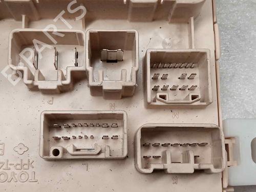 Fuse box TOYOTA COROLLA Verso (ZER_, ZZE12_, R1_) 2.2 D-4D (AUR10_, AUR10R) | BP18233996E1 