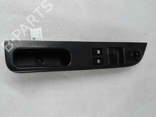 Interrupteur de vitre avant droite SUZUKI SWIFT III (MZ, EZ) [2005-2025]  14966079