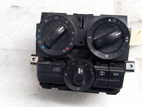 Used Climate control MERCEDES-BENZ VITO / MIXTO Van (W639) 109 CDI (639.601, 639.603, 639.605) (95 hp) 24802531