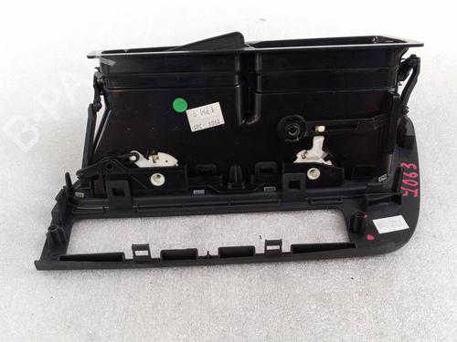 Air vent PEUGEOT 5008 (0U_, 0E_) 1.6 HDi | BP27224509I21