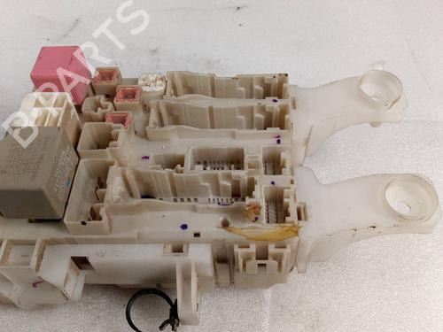 Used Fuse box TOYOTA RAV 4 III (_A3_) 2.0 4WD (ACA30_, ACA30R) (152 hp) 23548078