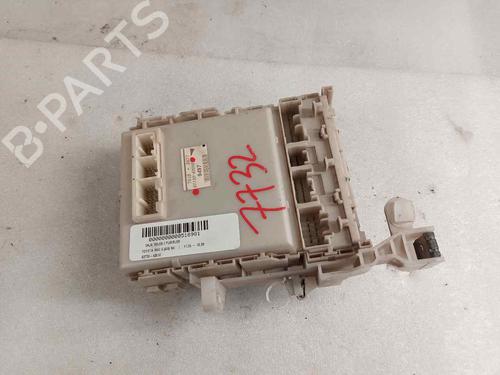 Used Fuse box TOYOTA RAV 4 III (_A3_) 2.2 D 4WD (ALA30_, ALA30R) (136 hp) 18650775