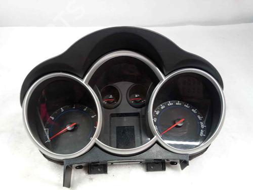 Instrument cluster CHEVROLET CRUZE Hatchback (J305) [2010-2024]  18064103