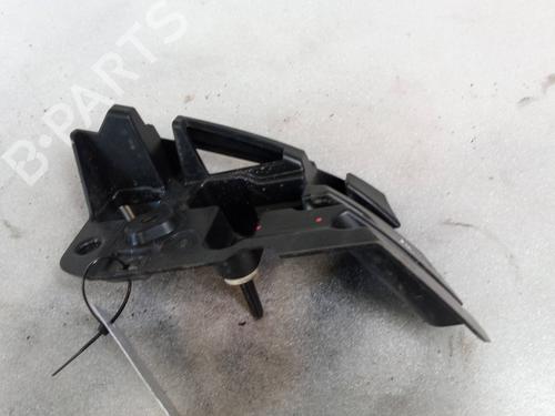 Used Front bumper bracket RENAULT CAPTUR II (HF_) [2020-2025]  25863150