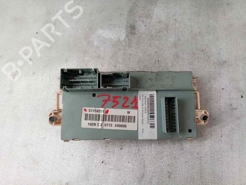 Fuse box FIAT STILO (192_) 1.9 D Multijet (120 hp) 17951495