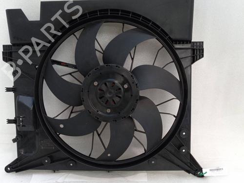 Używane Wentylator VOLVO XC90 I (275) D5 AWD (185 hp) 30557321