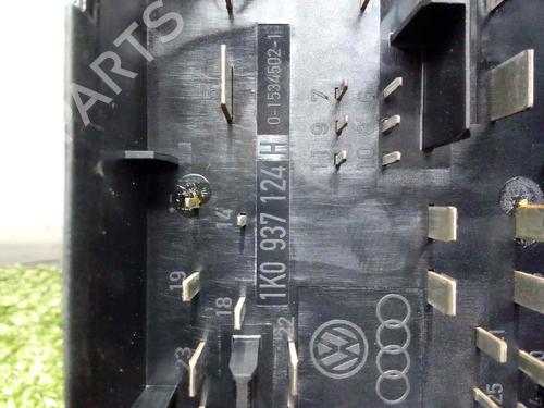 Caja reles / fusibles VW GOLF V (1K1)  | BP8897974E1 