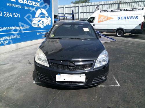 Fuse box OPEL VECTRA C (Z02) 1.9 CDTI (F69) | BP18672569E1 