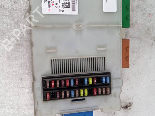 Used Fuse box VOLVO S80 II (124) D5 (185 hp) 16331056