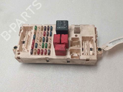 Caixa de fusíveis FIAT STILO (192_) 1.9 JTD (192_XE1A) (115 hp) 13884302