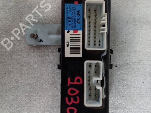 Used Electronic module HYUNDAI SANTA FÉ II (CM) 2.2 CRDi 4x4 (155 hp) 30519219