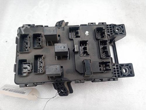 Fuse box TOYOTA AVENSIS (_T22_) 1.6 VVT-i (ZZT220_, ZZT220R) | BP15192565E1 