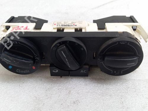 Used Climate control VW POLO (9N_, 9A_) 1.4 16V (80 hp) 25818817