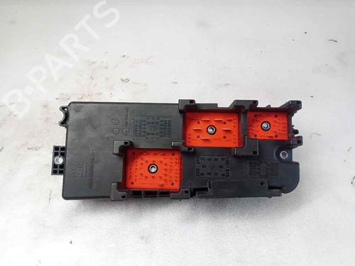 Fuse box OPEL VECTRA C (Z02) 1.9 CDTI (F69) | BP18672569E1 