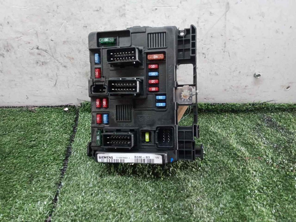 Fuse box CITROËN XSARA PICASSO (N68) 2.0 HDi 9446597 BParts