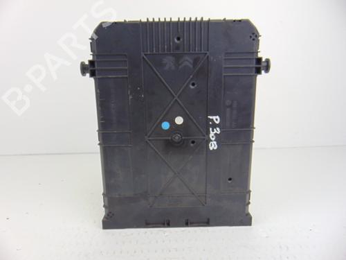 Fuse box PEUGEOT 308 II (LB_, LP_, LW_, LH_, L3_)  | BP9834697E1 