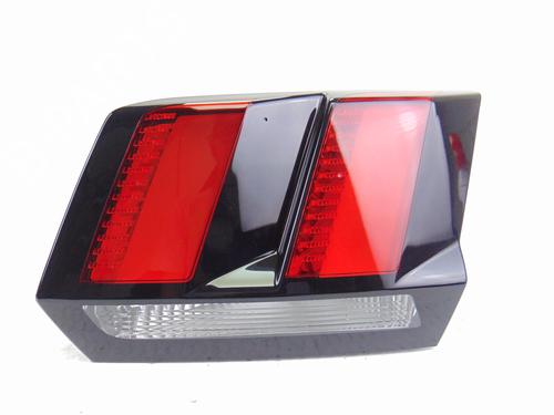Used Right tailgate light PEUGEOT 3008 II SUV (MC_, MR_, MJ_, M4_) 1.6 BlueHDi 120 (120 hp) 10149930