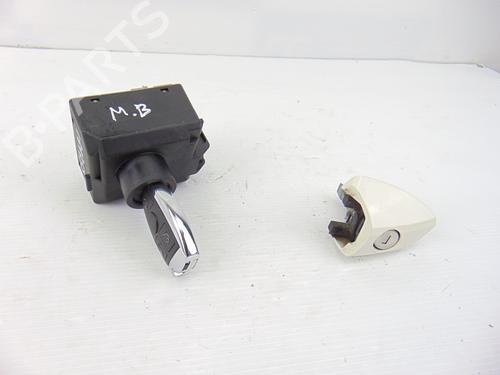 Used Ignition barrel MERCEDES-BENZ A-CLASS (W176) A 180 CDI / d (176.012) (109 hp) 8207016