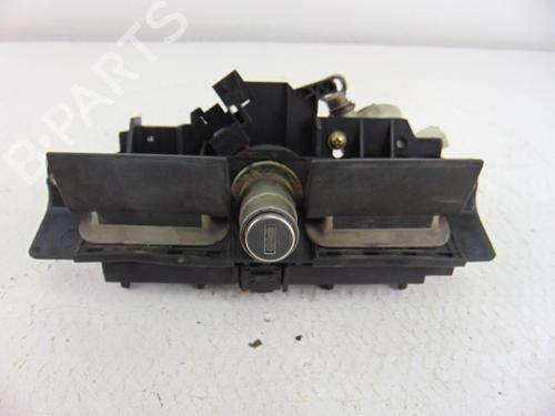 Used Tailgate handle AUDI ALLROAD C5 (4BH) 2.5 TDI quattro (180 hp) 11744779