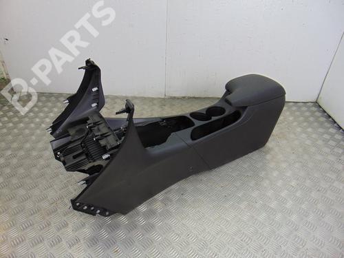 Used Armrest / Center console Armrest / Center console MAZDA 3 (BM, BN) 2.2 D (150 hp) 10723944 10723944