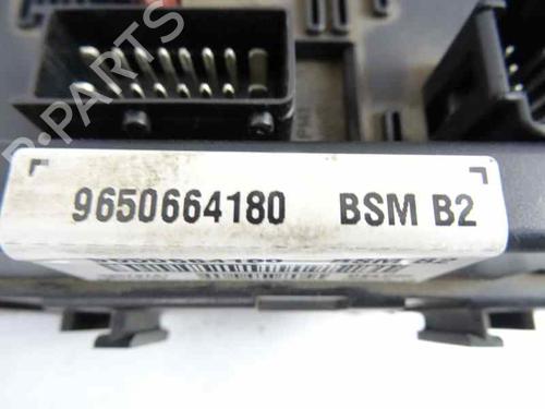 fuse-box-peugeot-307-3ac-20-hdi-90-9650664180-2000-2001-2002-2003-2004-2005-2006-2007-2008-2009-2010-2011-2012-7720620 main image