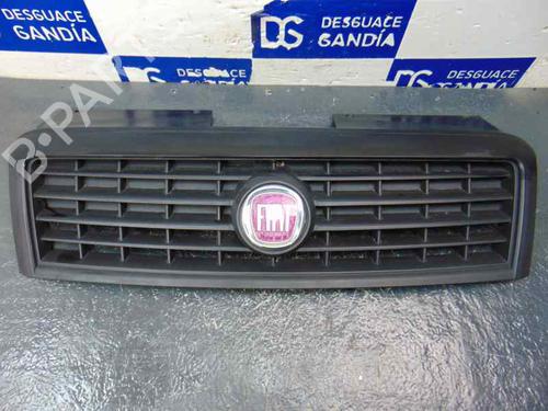 Grill FIAT DOBLO Box Body/MPV (223_) 1.3 D Multijet (75 hp) 7726525
