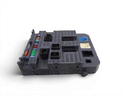 Used Fuse box Fuse box 36699110 36699110