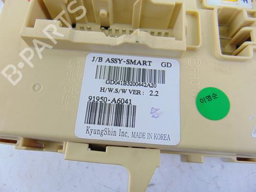 Fuse box HYUNDAI i30 (GD)  | BP11865402E1 