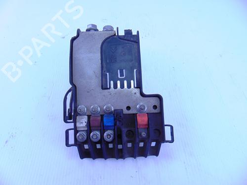 Used Fuse box PEUGEOT PARTNER Box Body/MPV [2008-2025]  13376984