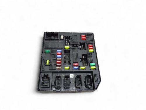Used Fuse box RENAULT SCÉNIC III (JZ0/1_) [2008-2016]  30300921