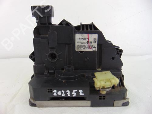 Used Front right lock OPEL CORSA D (S07) 1.2 (L08, L68) (80 hp) 11293905