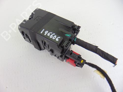 Used Fuse box DS DS 3 / DS 3 CROSSBACK (UR_, UC_, UJ_) 1.2 PureTech 130 (URHNSS) (131 hp) 9750116