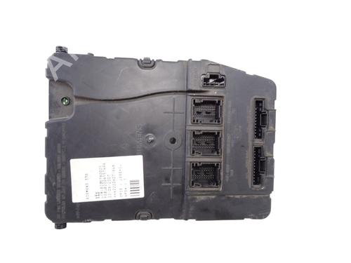 Used Fuse box Fuse box RENAULT MEGANE II Estate (KM0/1_) 1.9 dCi (131 hp) 33177206 33177206