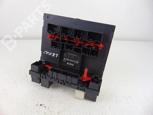 Used Fuse box Fuse box SEAT LEON (1P1) 1.9 TDI (105 hp) 11137408 11137408
