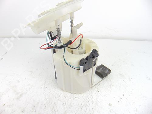 Used Fuel pump MERCEDES-BENZ C-CLASS (W204) C 180 Kompressor (204.046) (156 hp) 11350962