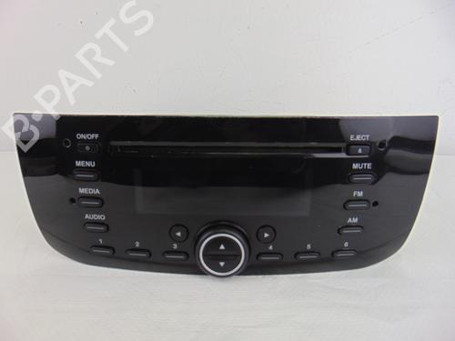 Used Radio FIAT GRANDE PUNTO (199_) 1.4 16V (199BXG1B, 199AXG1B) (95 hp) 12432083