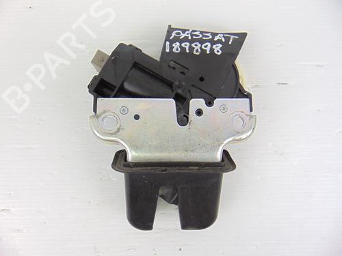 Tailgate lock VW PASSAT B6 (3C2) 2.0 TDI | BP8220686C101 