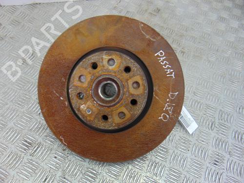 Used Left front steering knuckle VW PASSAT B6 (3C2) 2.0 TDI (140 hp) 8220700