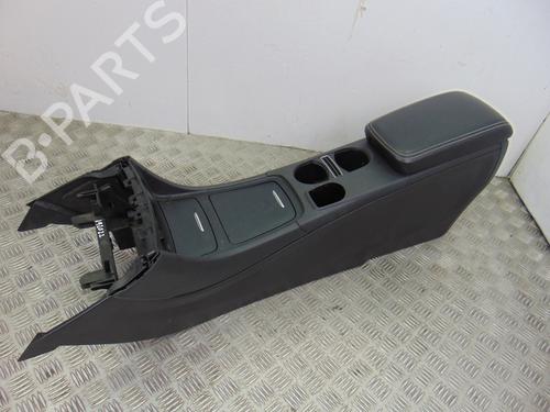 Used Armrest / Center console MERCEDES-BENZ CLA Coupe (C117) CLA 220 CDI 4-matic (117.305) (170 hp) 8628466