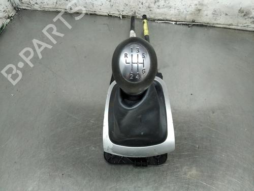 Used Gear lever RENAULT MEGANE III Hatchback (BZ0/1_, B3_) 1.5 dCi (BZ09, BZ0D, BZ1W, BZ29, BZ14) (110 hp) 26255403